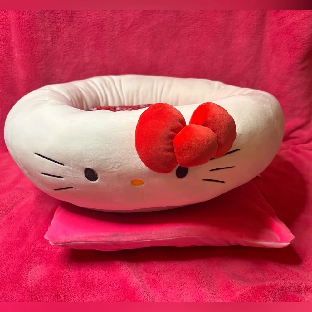 Hello kitty pet bed